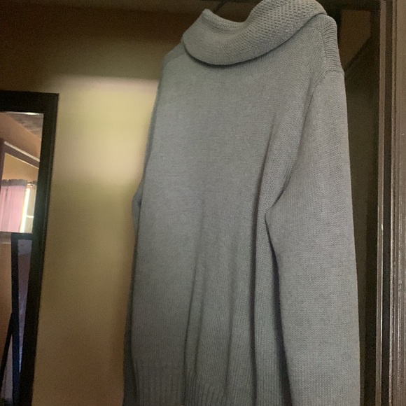 Sweater - Picture 3 of 3